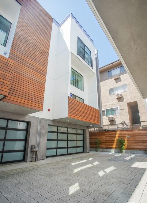 1337 N Fuller Ave
