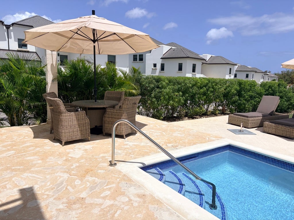 Par Three Villa