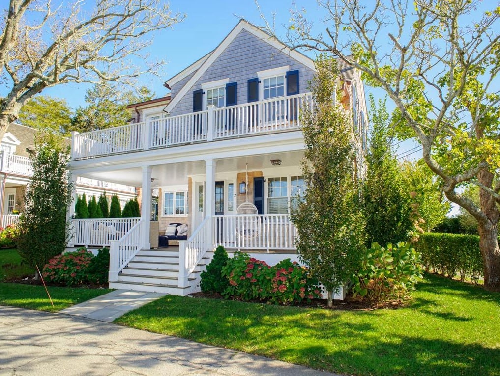 2 Beach St