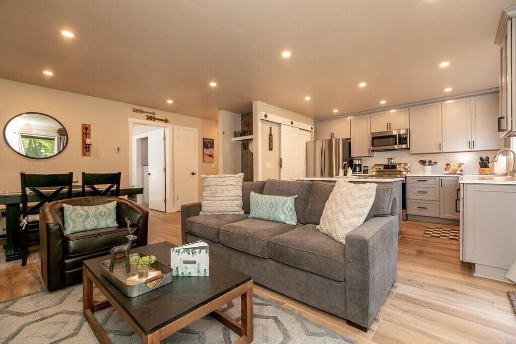 126 Bird Dr 8
