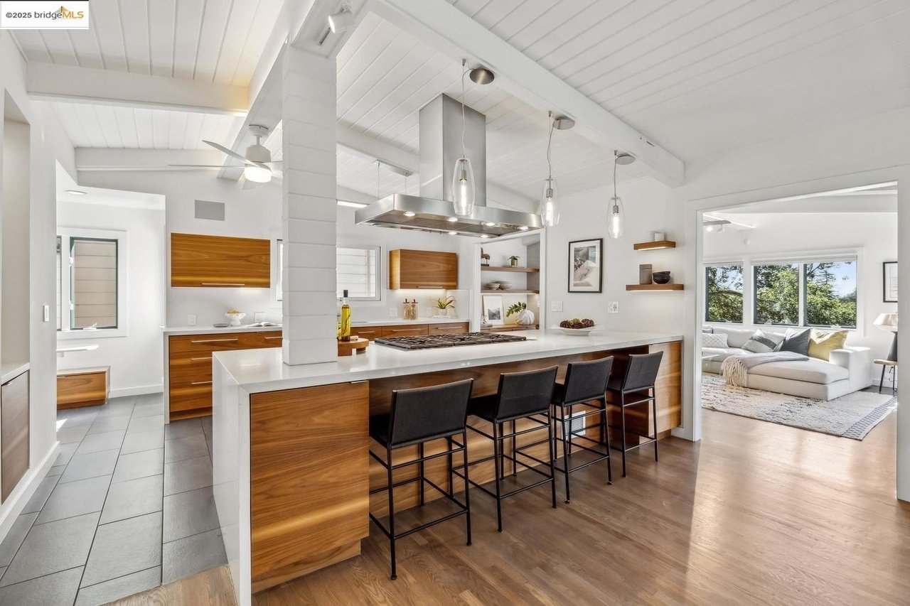 5501 La Salle Ave