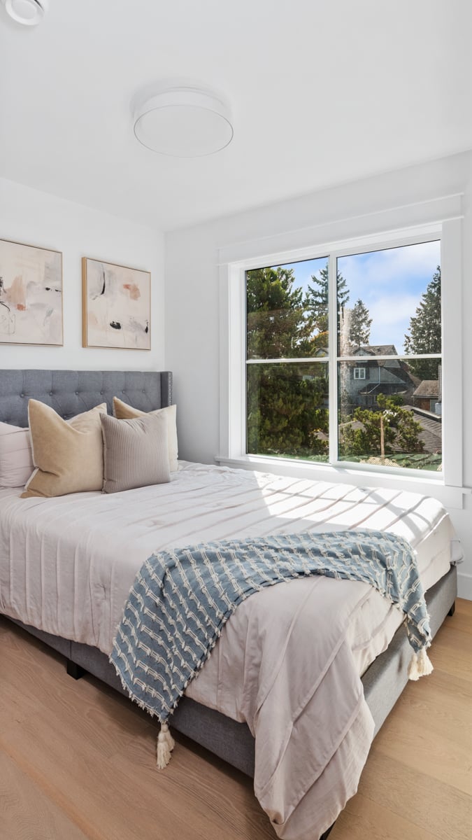 West Bay Crest - Esquimalt