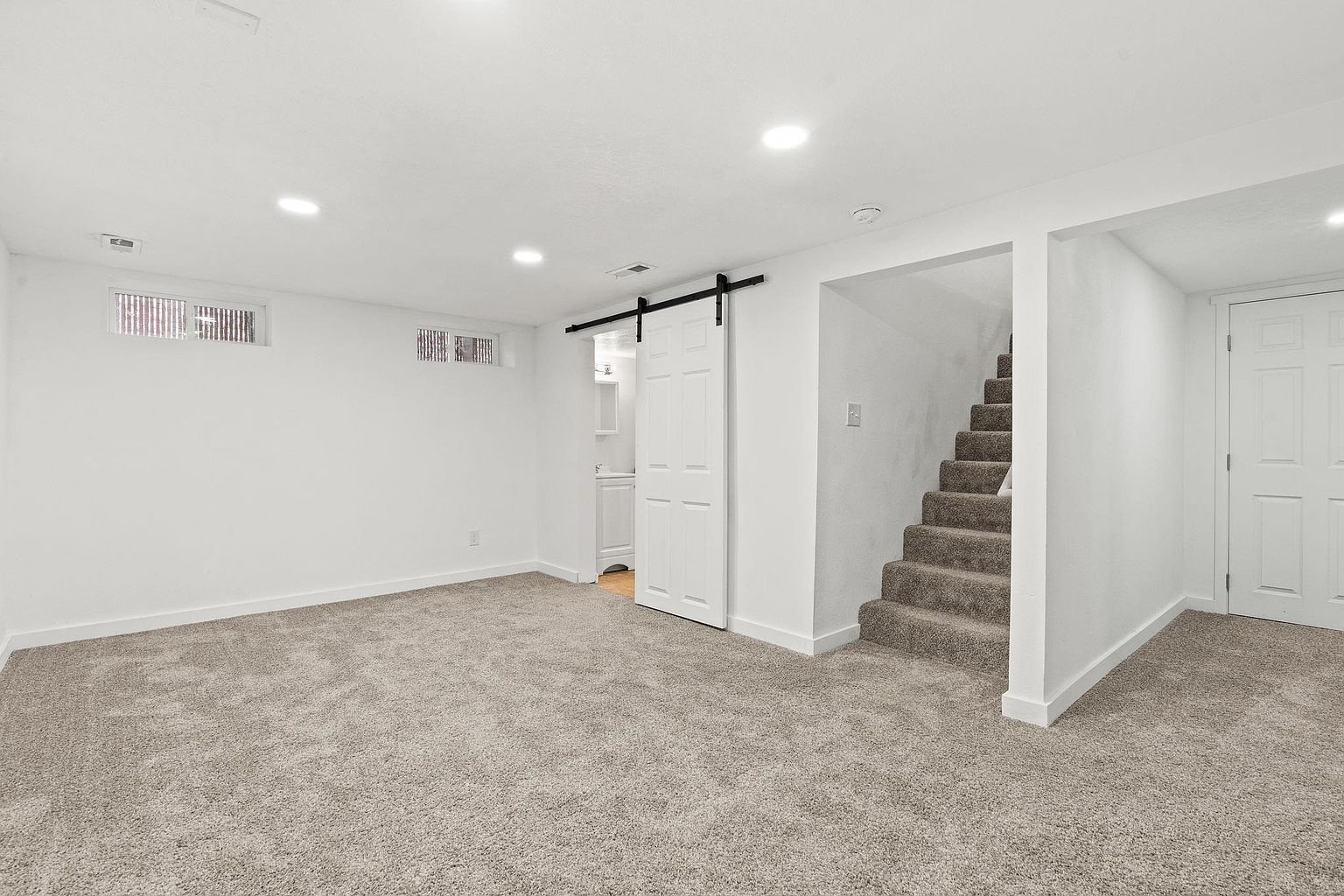 2417 W Sanson Ave