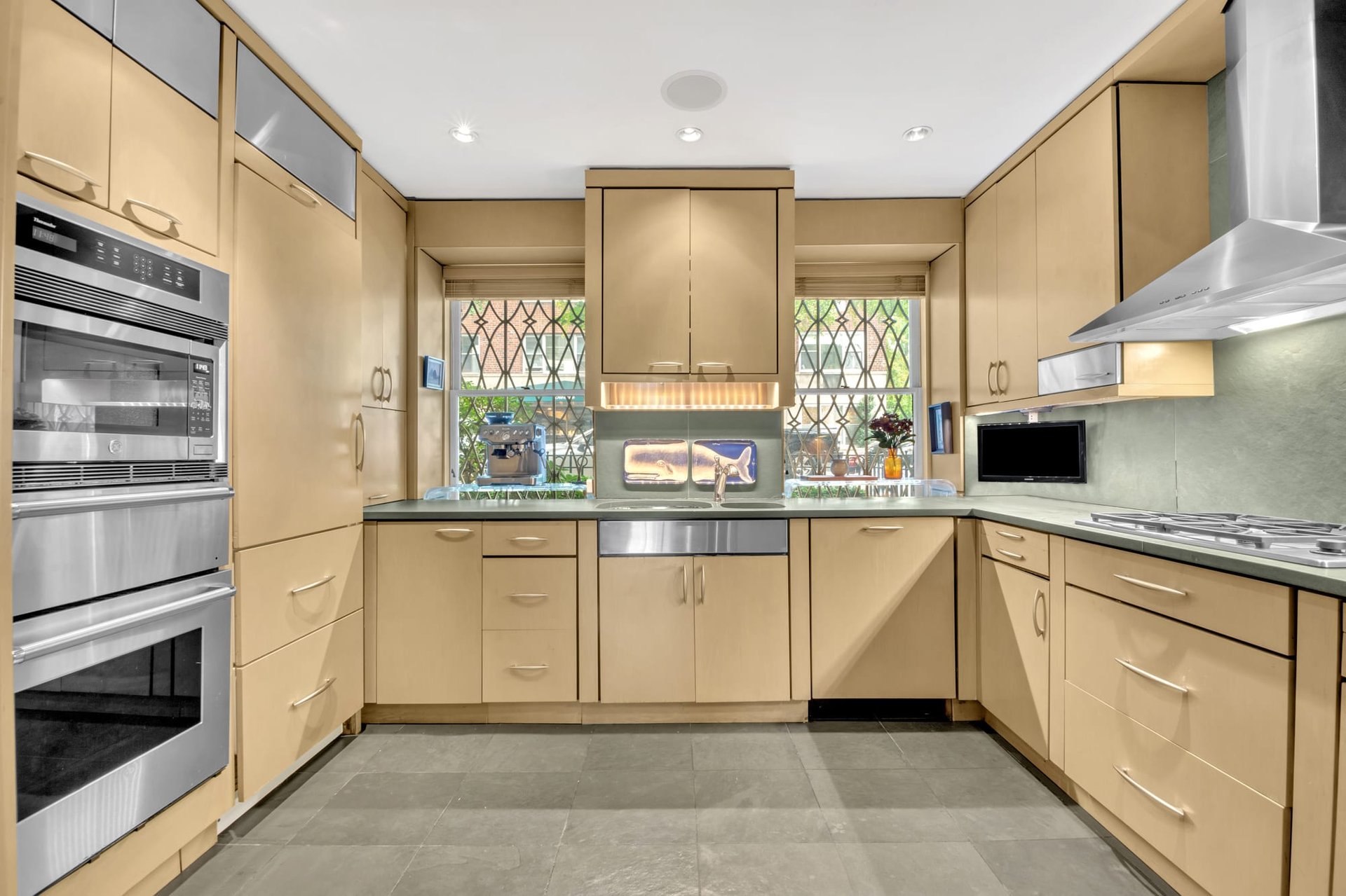 7 Beekman Place, #1-4
