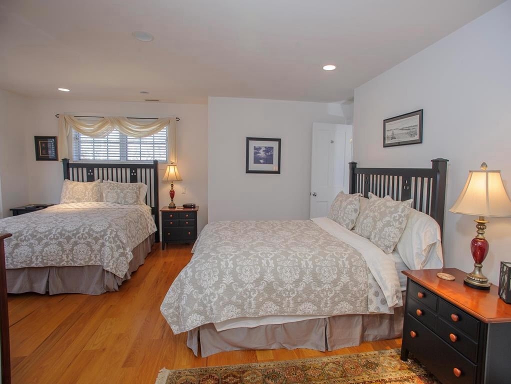 283 Pond Rd