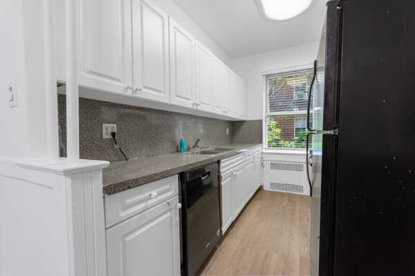 915 E 17th Street 116