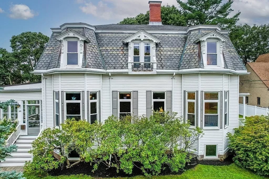 141 Lexington St