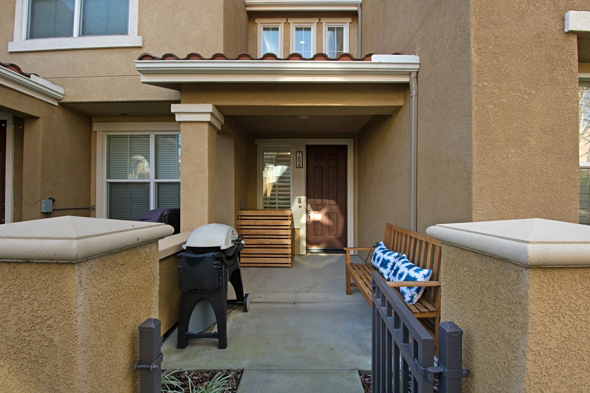 1694 Avery Rd