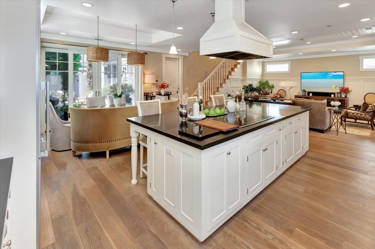57 Savona Walk