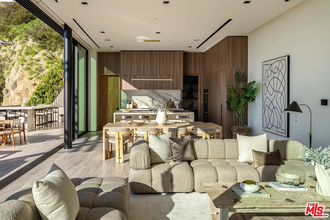 Hollywood Blvd Tennis Estate