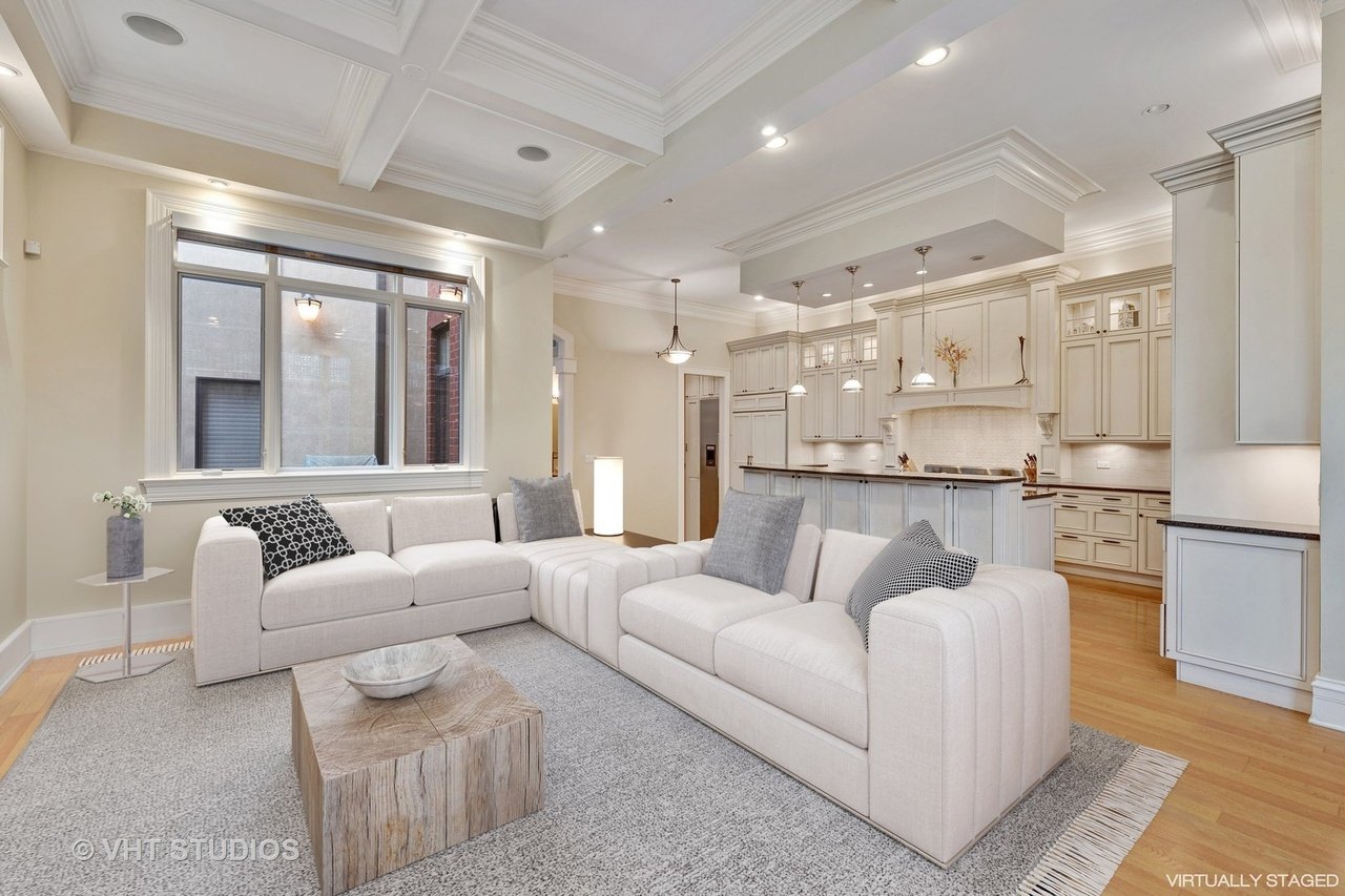 3430 N Hoyne Ave