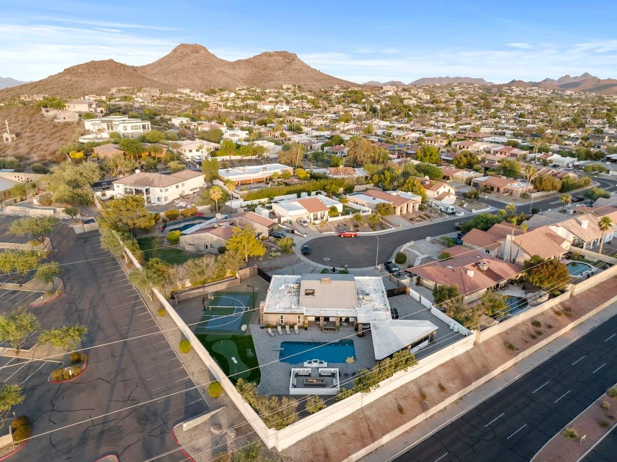 Phoenix Luxury! Pickleball | Free Heated Pool | Hot Tub