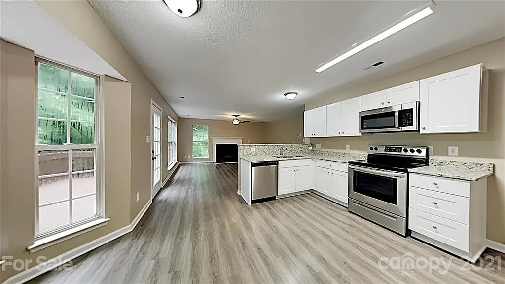 3508 Mossy Bank Pl