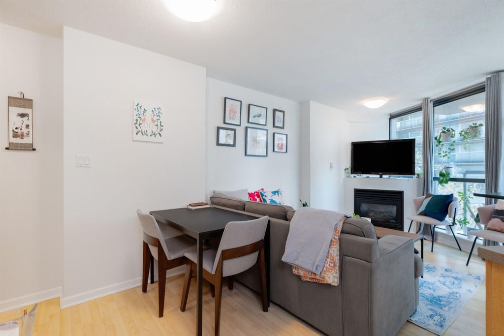 501 Pacific St, #402