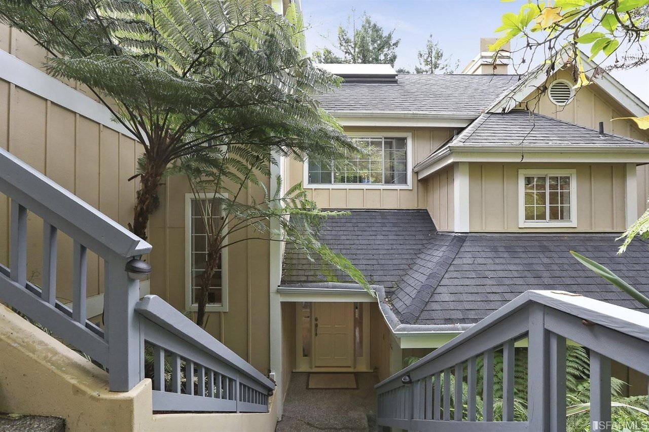 240 Del Casa Dr.