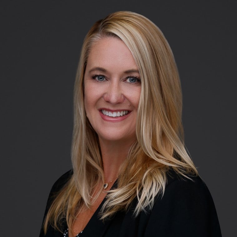 Sandy Cooper San Diego, CA Real Estate Agent Headshot