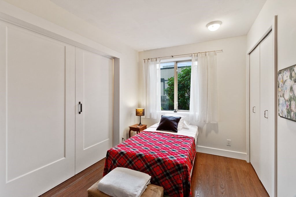203-137 W 17th St