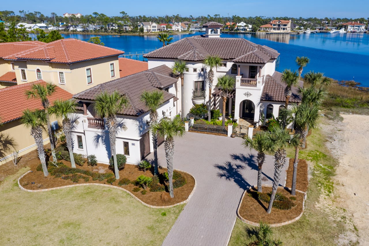 5236 Finisterre Drive
