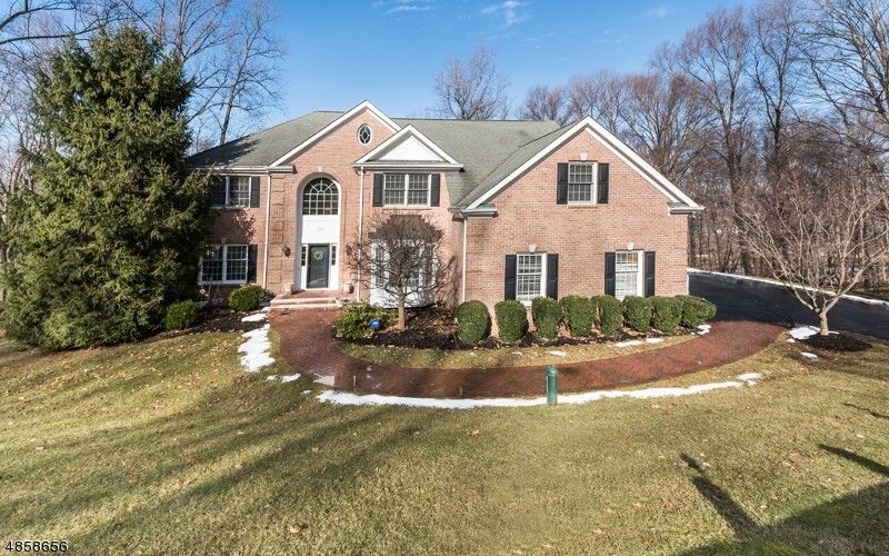 25 Cromwell Dr