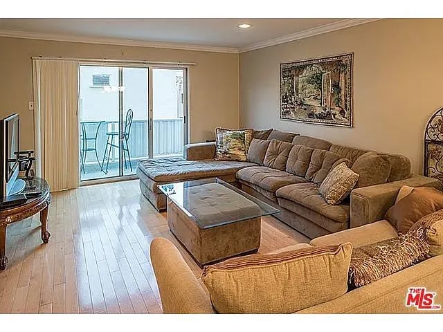 101 California Ave, #207