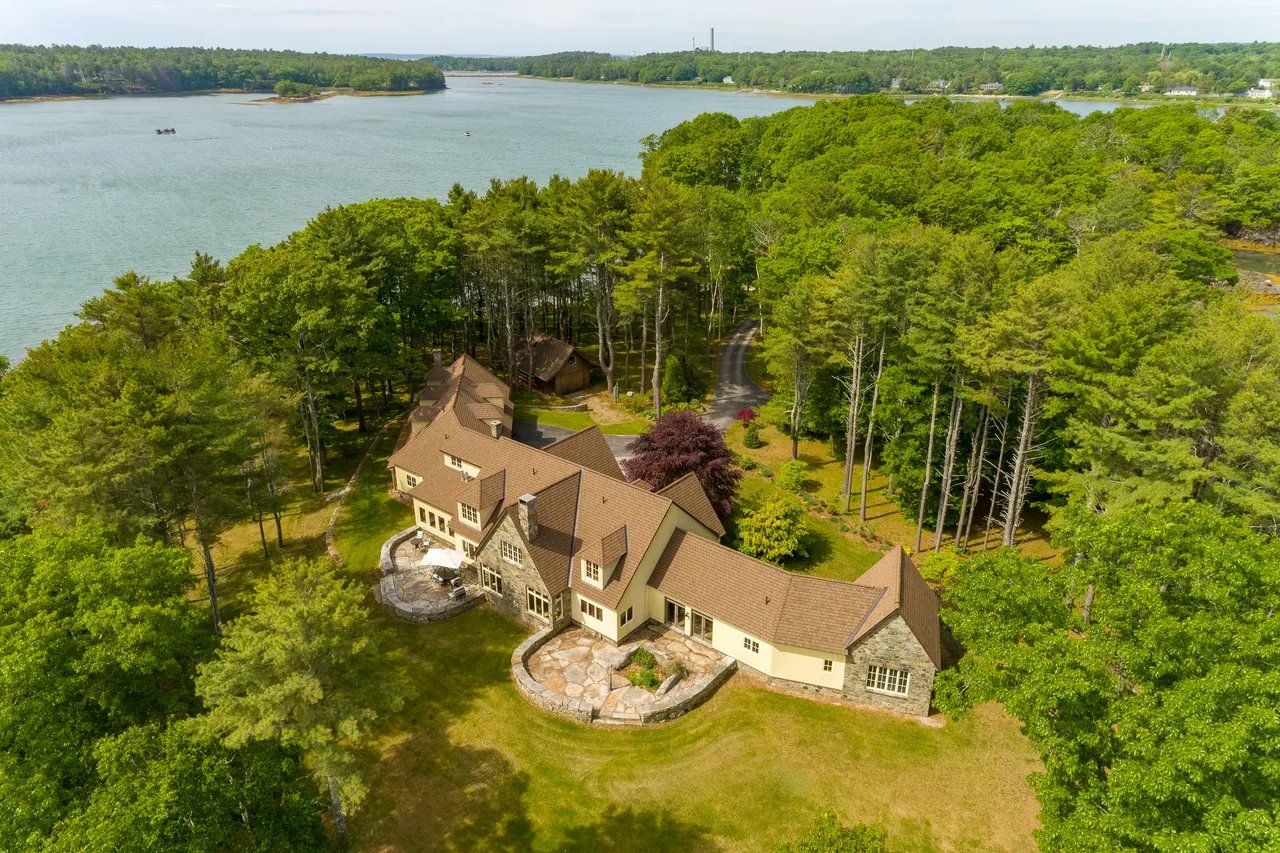 Maine Vacation Rental of the Week – 90 Cornfield Point, Yarmouth, Maine