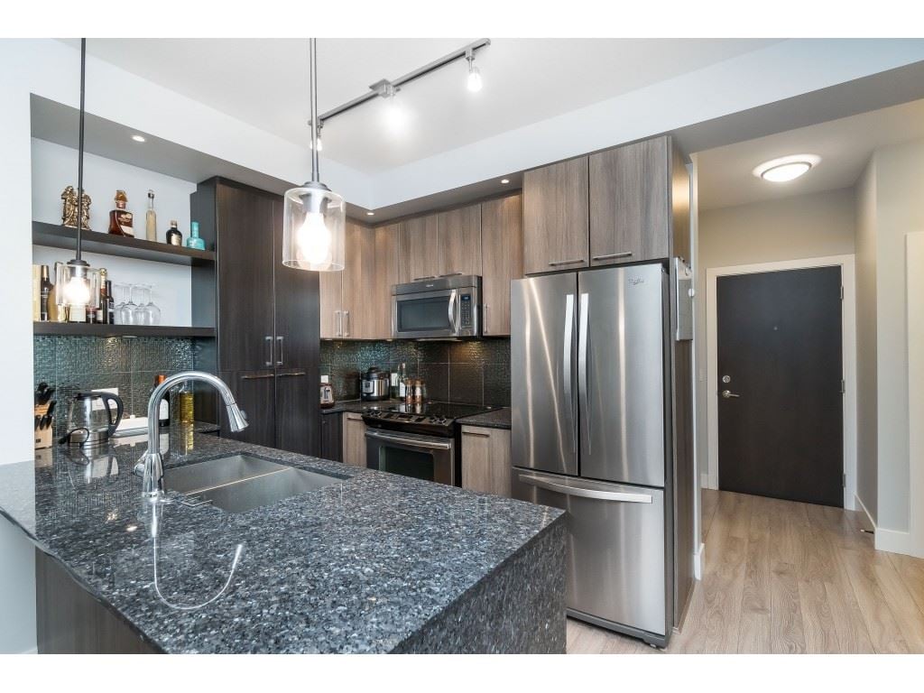 C313-20211 66 Ave