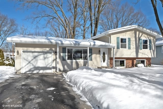 3S237 Cypress Dr.