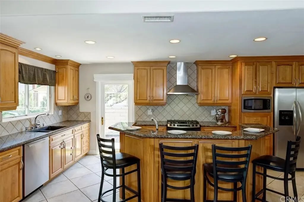 22802 La Quinta Dr