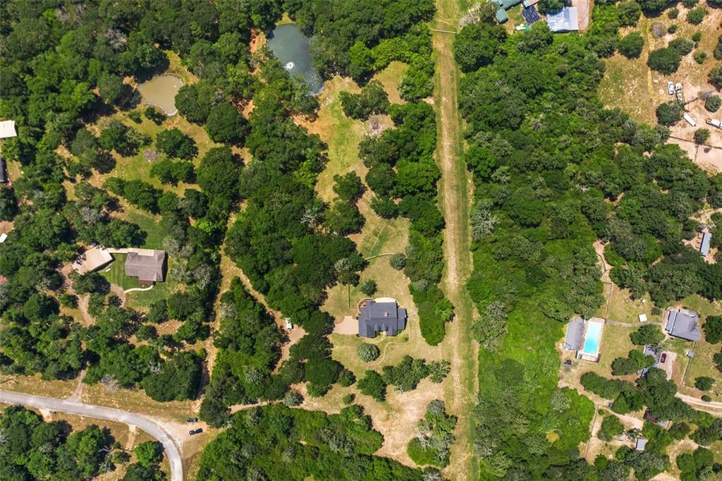 540 Walnut Dr Bellville, Tx 77418