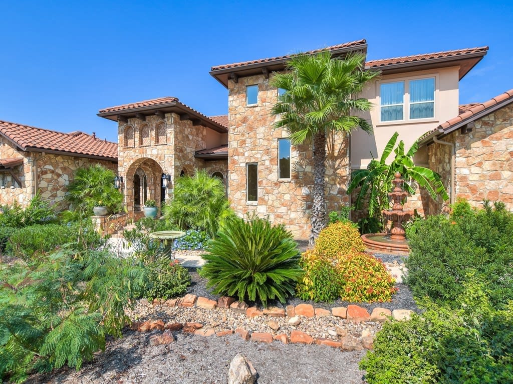 6401 Lantern View Dr