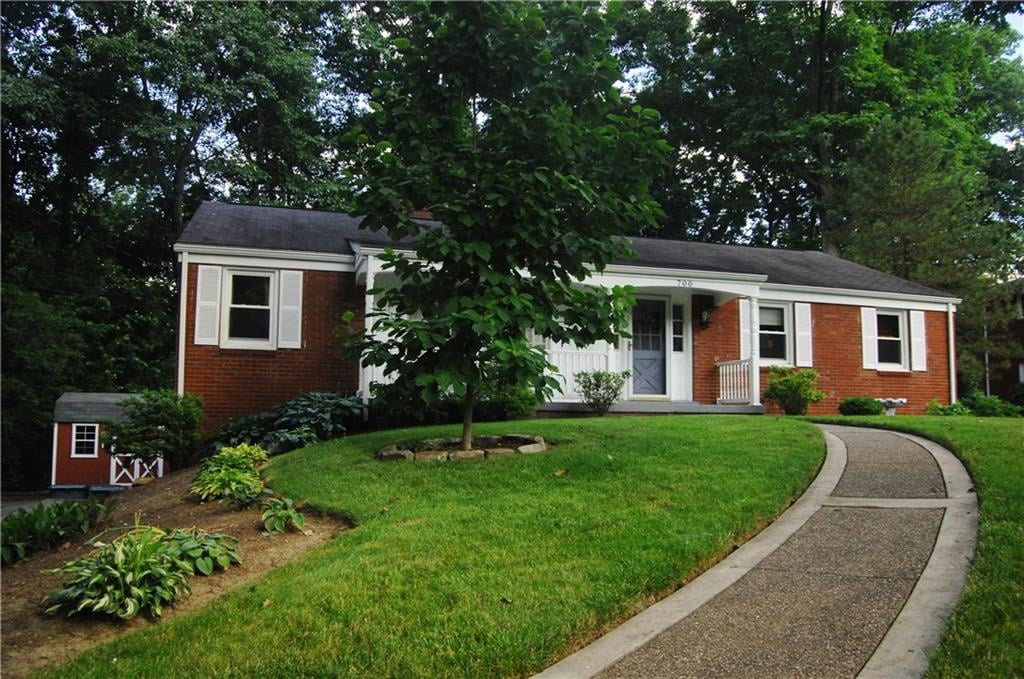 700 Robinhood Rd