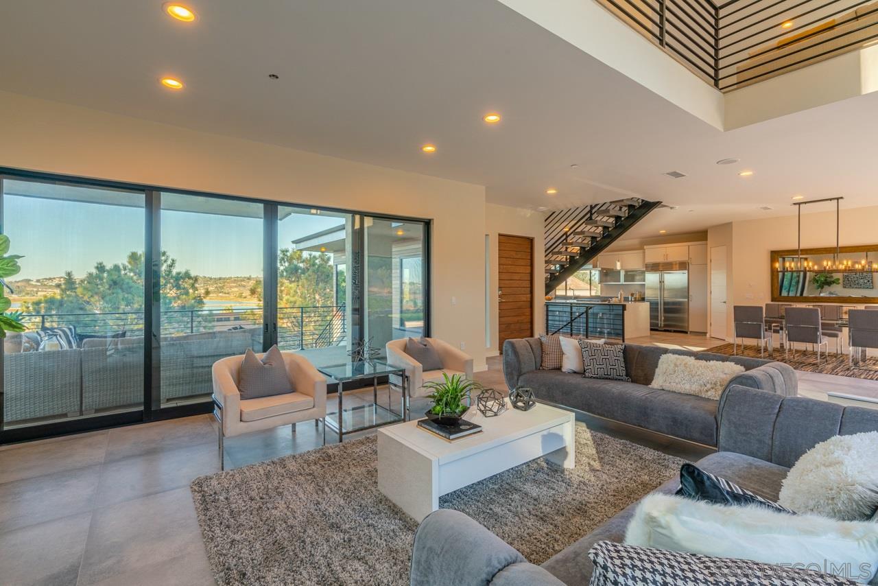 2829 Racetrack View Dr