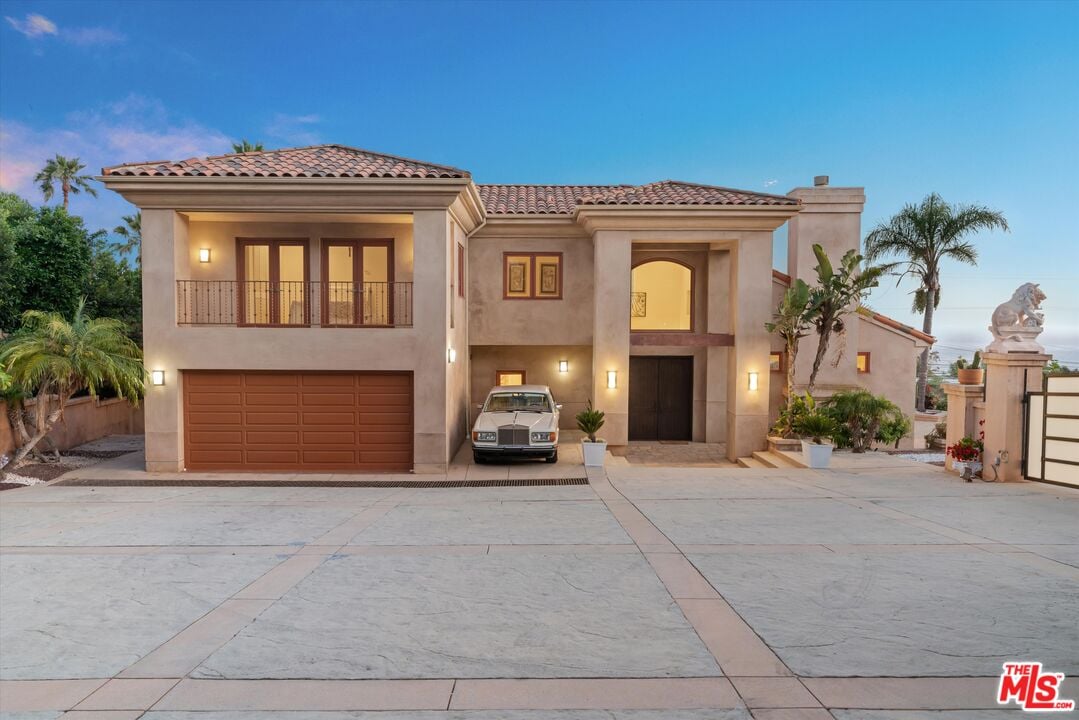 Puesta Del Sol St, 90265