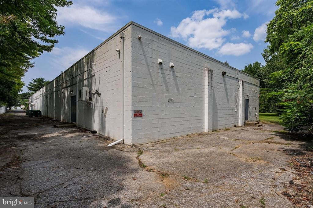 360 Fairview Ave