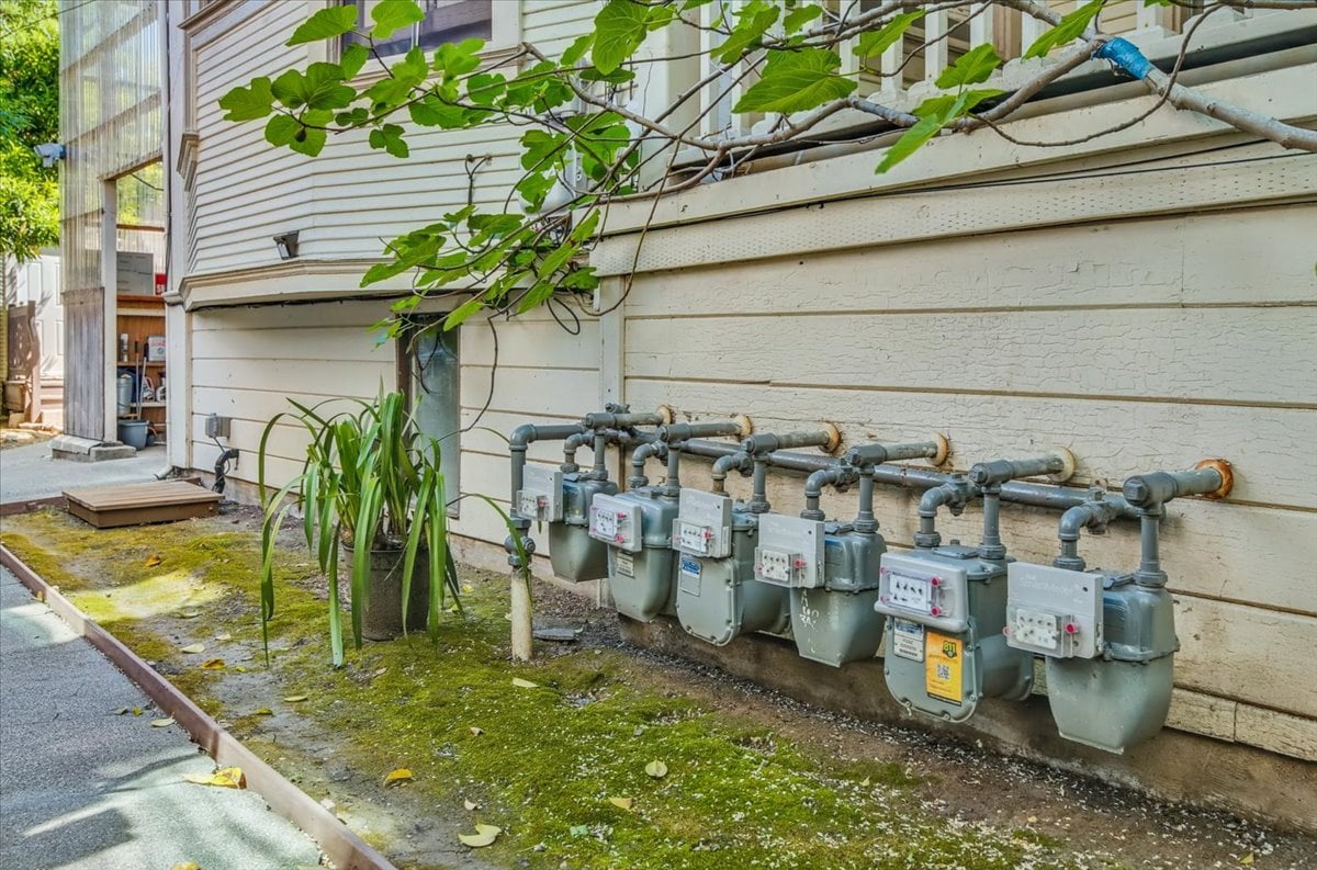 1827 Berkeley Way, Berkeley, CA 94703