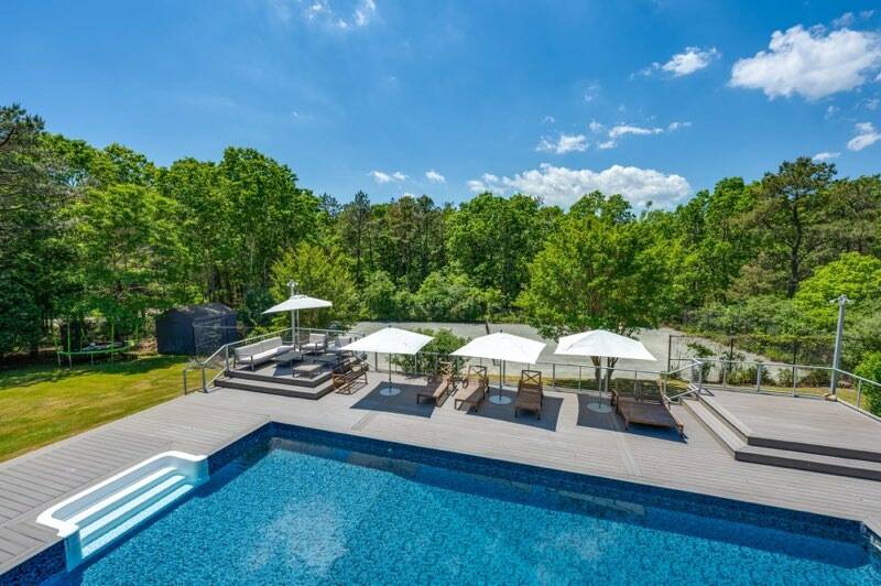 5 Honeysuckle Lane, East Quogue