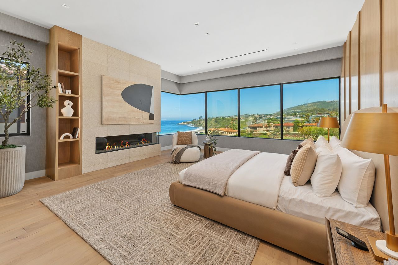 13 Ritz Cove