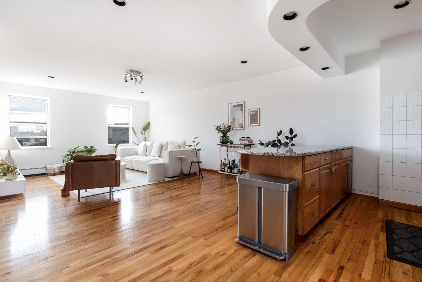 123 Oak Street, Apt 4