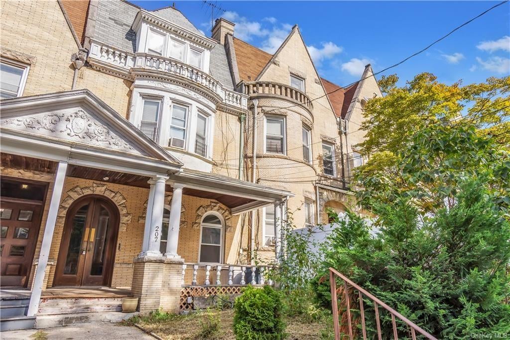 207 E Prospect Ave