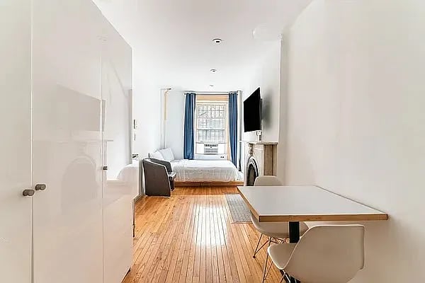 408 W 22nd St APT 1F