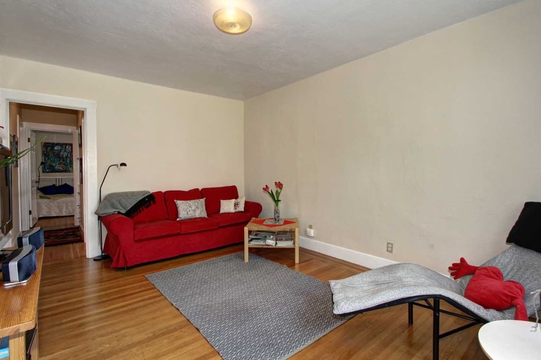 Just Listed! Excellent Location! and Under $300K!