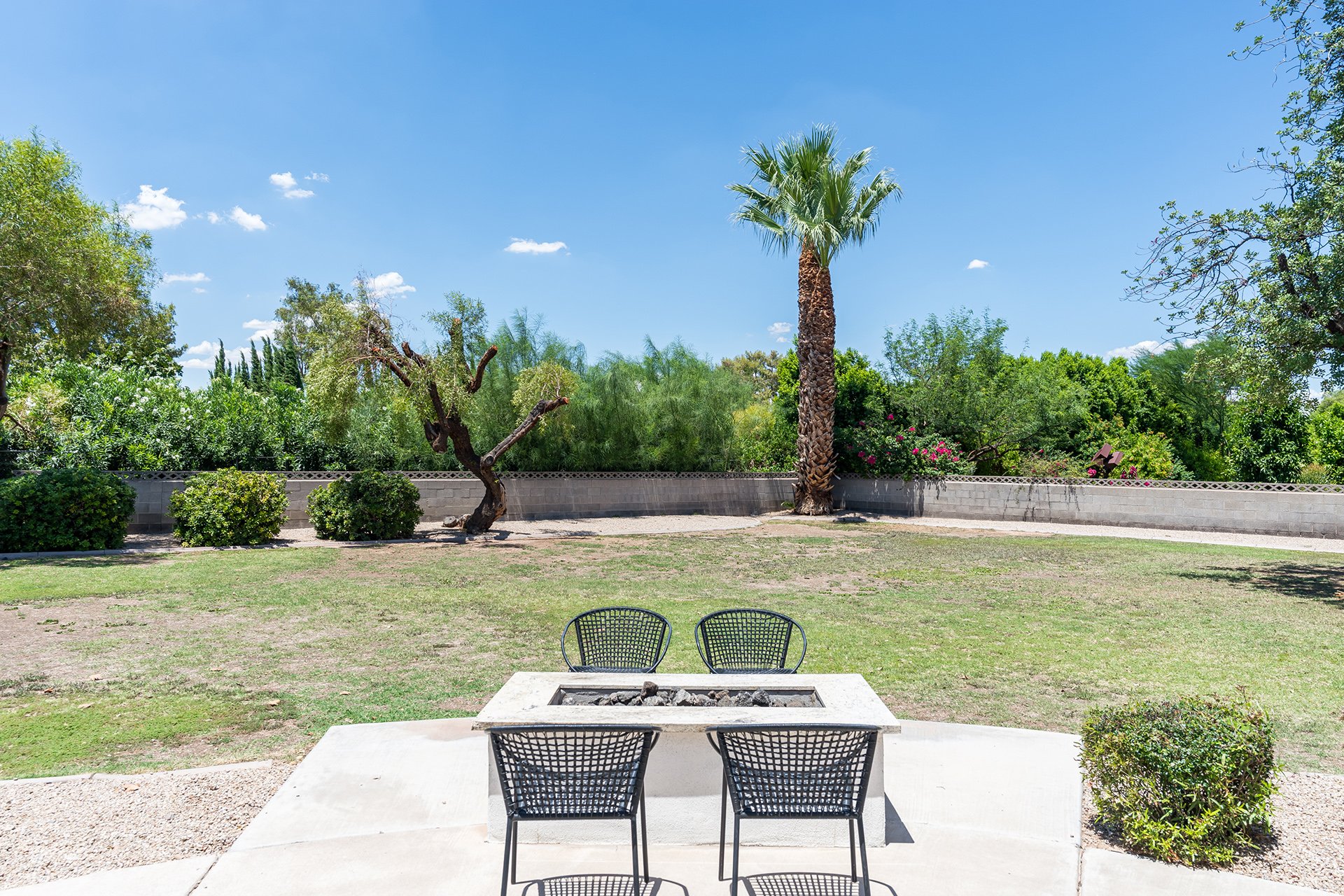 5242 N WOODMERE FAIRWAY