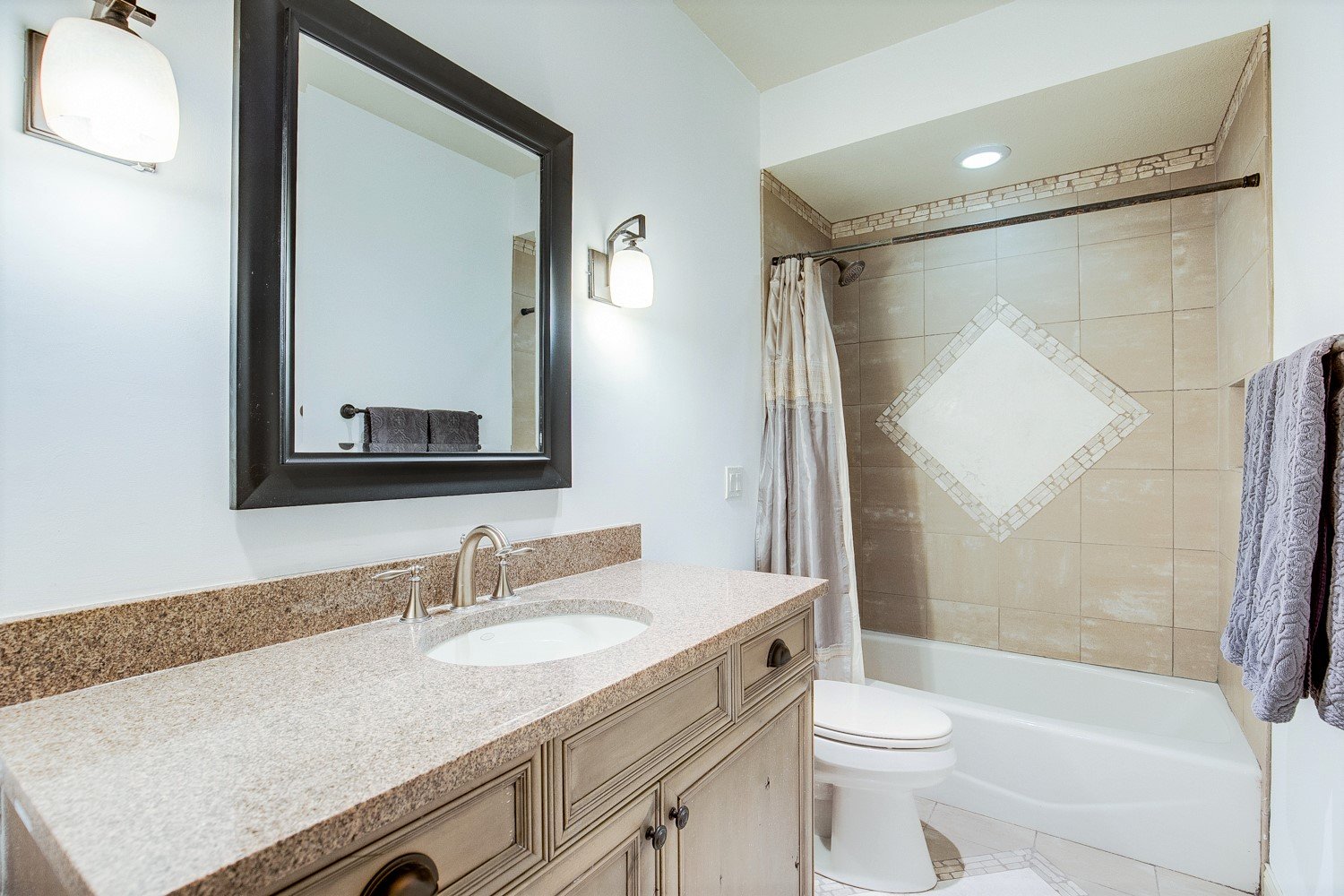 Luxurious Walkout End-Unit in Private Setting