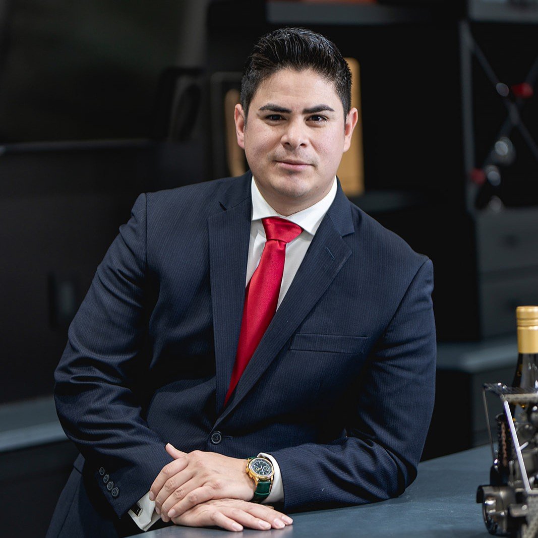 Cesar Castillo Ashburn, VA Real Estate Agent Headshot 