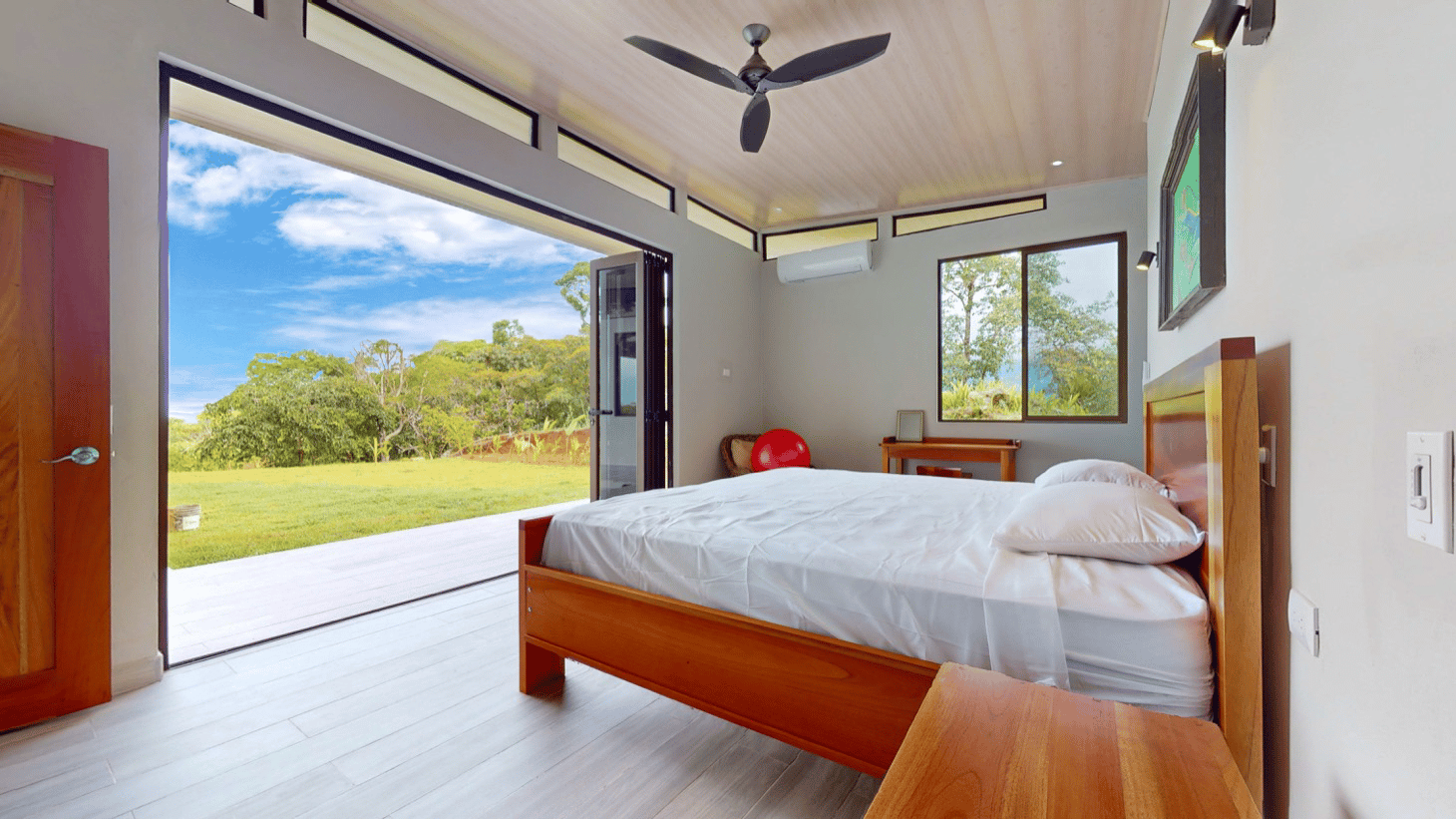 Spectacular Ocean View, Giant Resort Site, New Private Preserve Home perched on the Ojochal Front Ridge