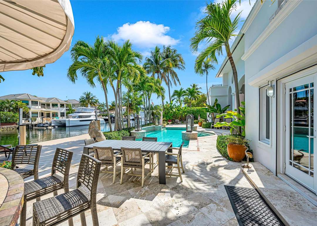 166 Royal Palm Dr