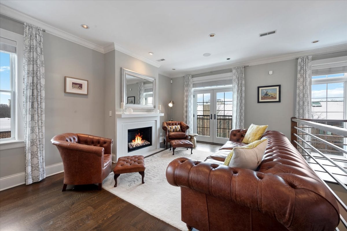 1821 N Larrabee Unit 2