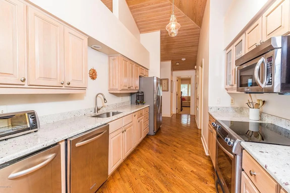 186 Sea Hammock Way