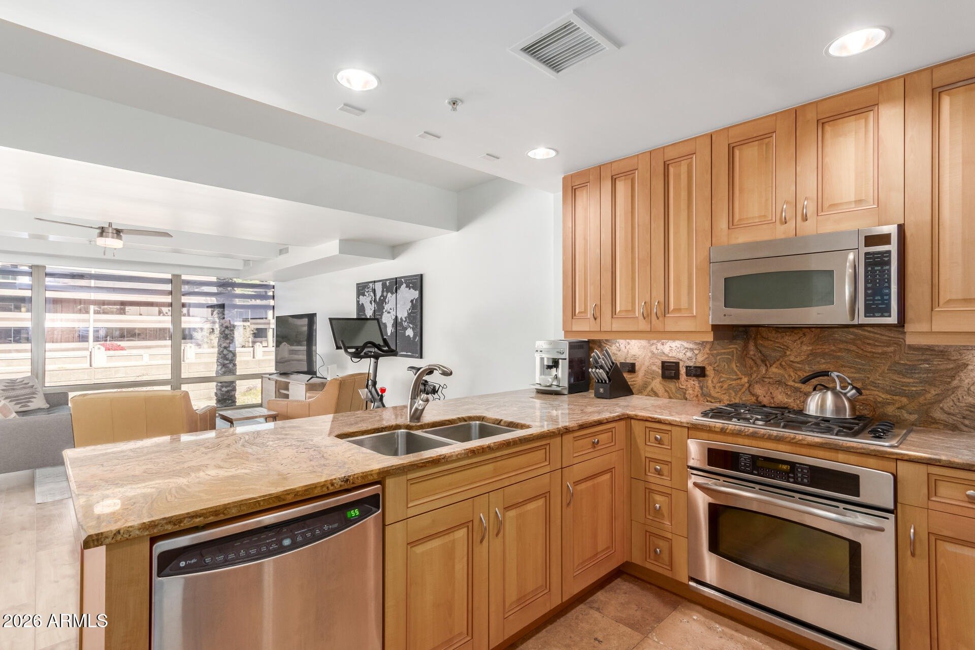 7161 E Rancho Vista Dr, #2015