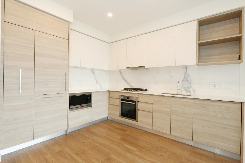 595 Austin Ave, #305